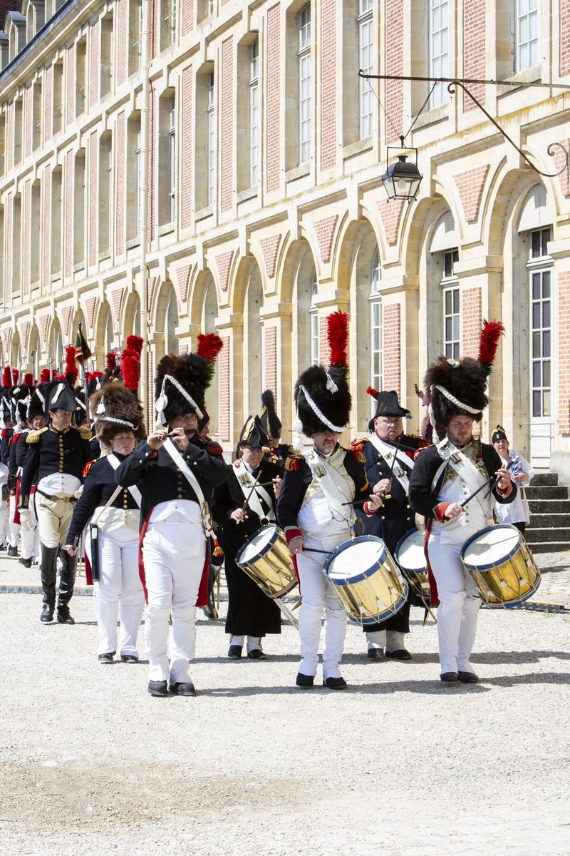 ON A HÂTE | Plus que trois jours avant les #reconstitutions napoléoniennes ! Les billets d’entrée sont encore accessibles sur le site internet. © Barry’s Photography En partenariat avec @Departement77 et avec le soutien de @francemutualist   #chateaudefontainebleau