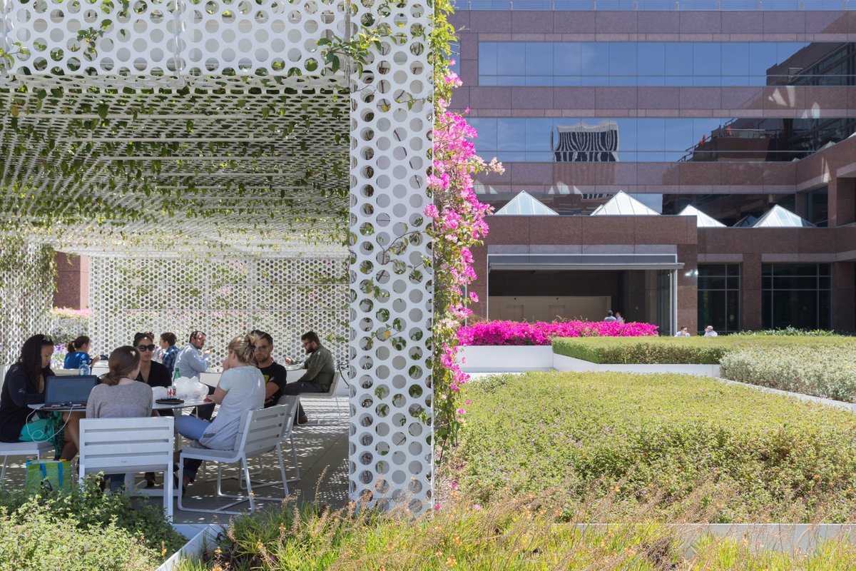 AmicoArchMetals's tweet photo. This pavilion was a part of a renovation to an office park. The design team brilliantly replaced expansive concrete with plant beds and pavilions to create a desirable place of being #architecturehunter #architecturedose #architecturefactor #architecturegram #pavillion #sunshades https://t.co/csxmka8zCm