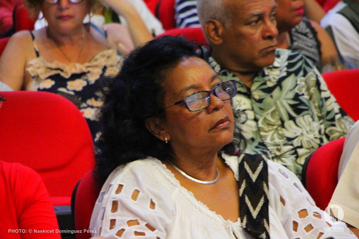 uneacstgo1's tweet photo. Momentos en la Asamblea de Balance del Comité Provincial de la UNEAC en Santiago de Cuba en el Cine Rialto. 
📸 Naskicet Dominguez Perez

#AsambleaDeBalance
#XCongresoUneac 
#LaCulturaEsLaPatria https://t.co/p3vUHXFDx7