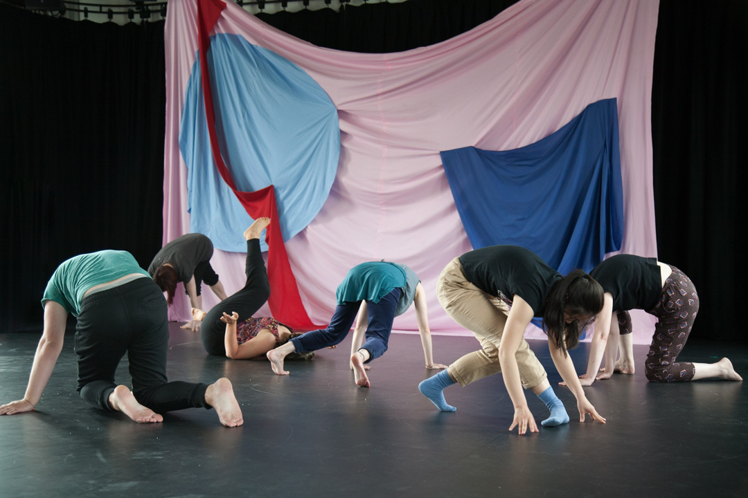 Calling all dance enthusiasts! Dive into the world of experimental dance with choreographer Gillie Kleiman in this laid-back workshop. You'll explore movement, speech, rest, and song all building to a short final performance done together, all at once. bit.ly/friendworkshop…