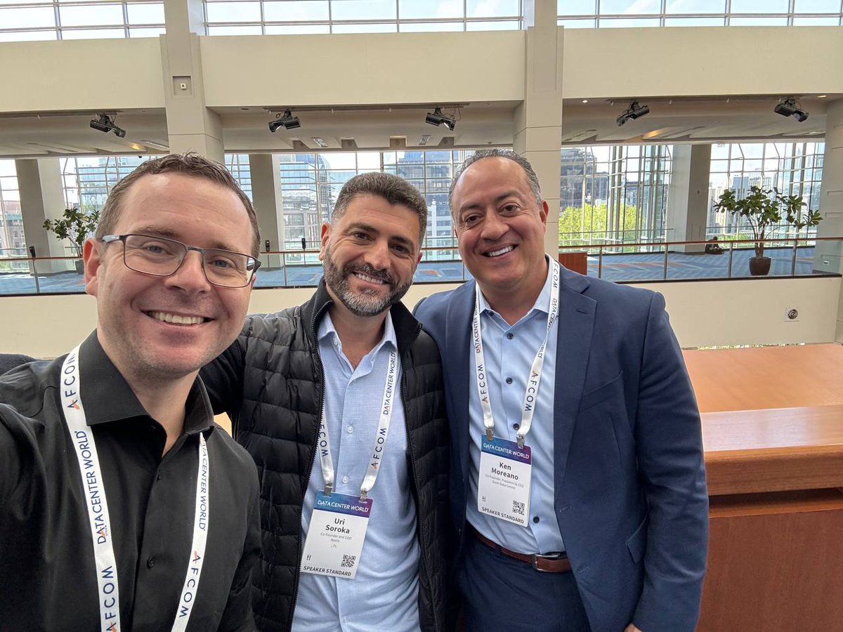 apolocloud's tweet image. Exciting times at #DCWConference! 🚀 @QuadStack and @urisor are leading the charge in digital transformation.
Have questions or want to connect? Our Apolo team is here for you. Let's innovate together! 🔥 #DigitalTransformation #Innovation