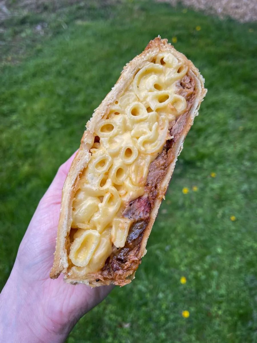 ben_racey's tweet photo. Made a pie with leftover smoked pulled pork &amp; mac and cheese….

https://t.co/Ayp7zR6SMY

#bbq https://t.co/Dn6yNNgD1E