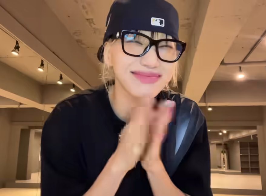 got_the_bebe_'s tweet photo. 털심하게날리네요🤭 https://t.co/yID165UKpG