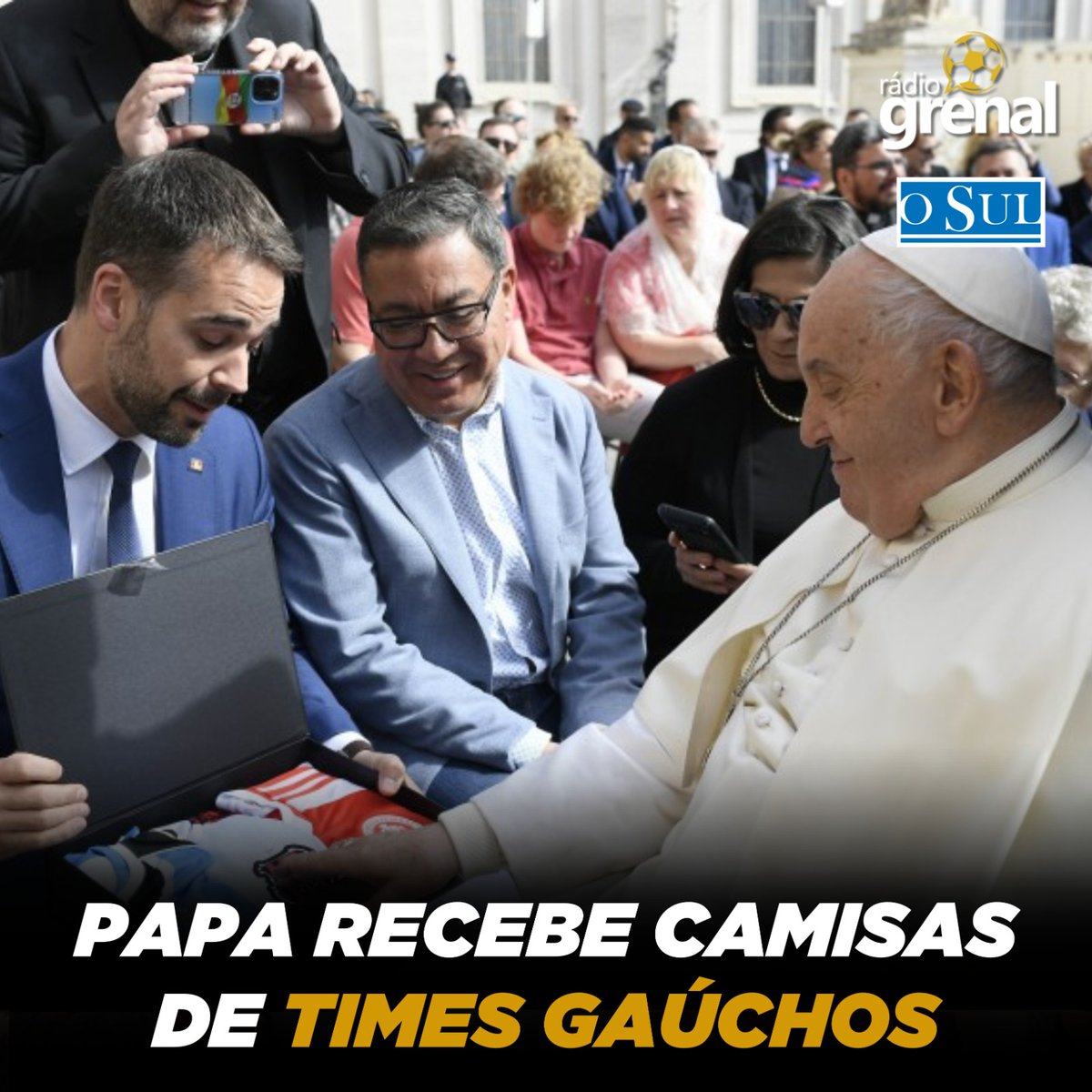 rdgrenal's tweet photo. 🇪🇪🇮🇩 Papa Francisco recebe camisetas de clubes gaúchos do governador Eduardo Leite.
🗞️Leia a matéria completa em https://t.co/CTbvhWyKLu
#rdgrenal #radiogrenal #jornalosul https://t.co/PdEaiS48Qh
