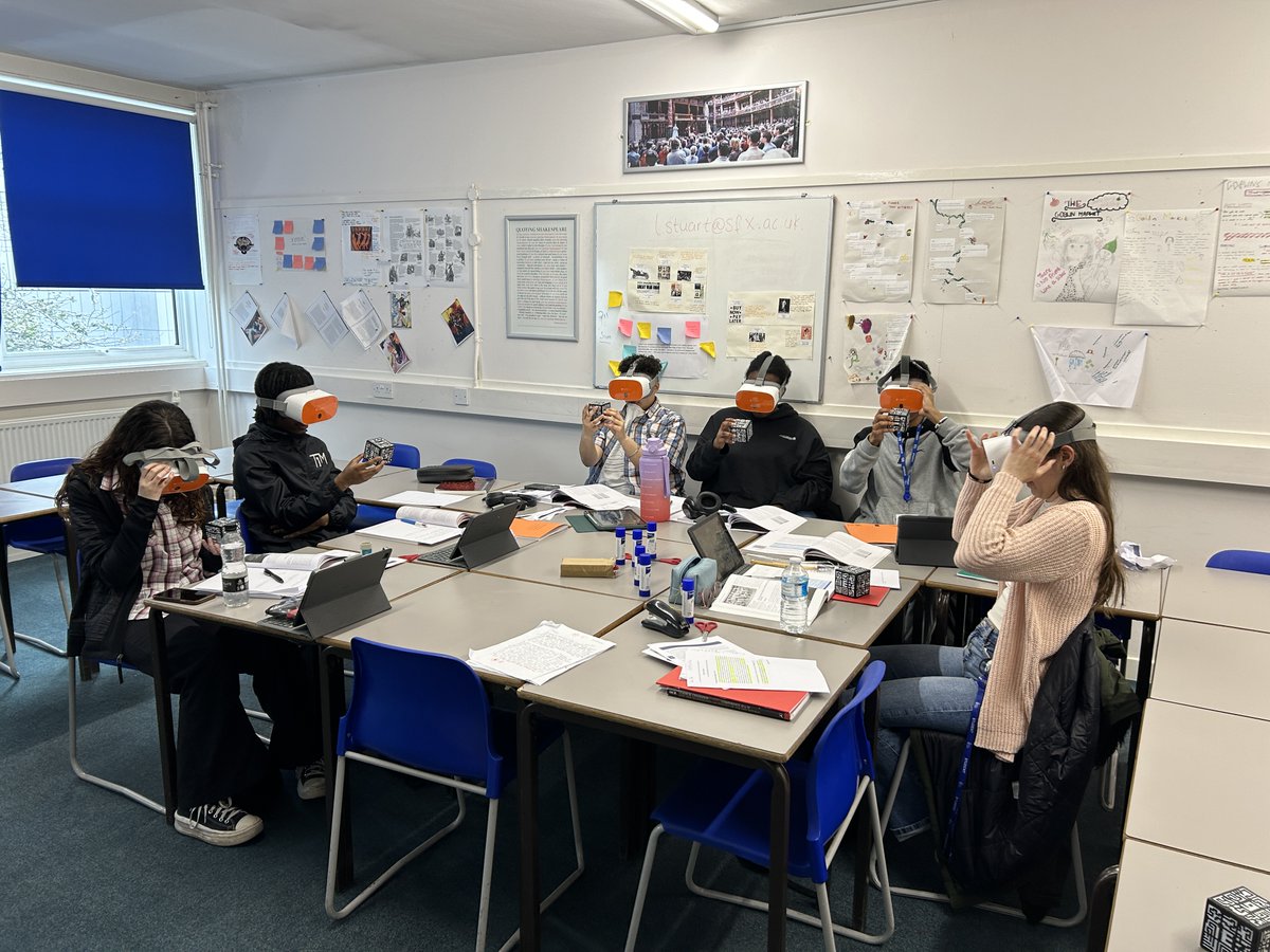 Thanks to our new @classvr headsets, Classical Civilisation students have been exploring the Theatre of Dionysus and the Acropolis in class today. They have even been able to use them to 'hold' ancient artefacts! #virtualrealityeducation #classicalcivilisation