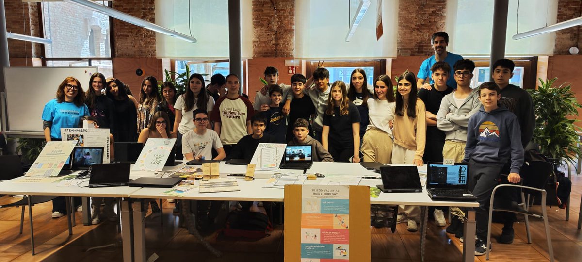 bernatelferrer's tweet image. Ahir, un grup d'alumnes de 3r d'ESO va visitar el @CitiLab de Cornellà per participar a la Fira #STEAMakers, presentant les #Apps per a mòbil que ha desenvolupat llarg del curs. 

Aquesta activitat s’emmarca dins el #programaFAIG del @cesirecat, en el qual participa l'institut.