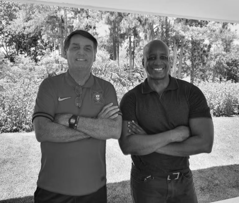 pedrorousseff's tweet photo. CGU ACABA de CONDENAR Sérgio Camargo, ex-presidente da fundação Palmares de Bolsonaro, por ASSÉDIO MORAL. 

Ele agora não pode ocupar cargos públicos comissionados por 8 ANOS. 

GRANDE DIA!!! 🇧🇷👍 https://t.co/OSQdh36yQz
