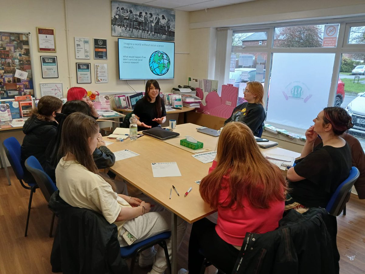 SocJustice_UoC's tweet photo. One of our researchers @Dr_Kim_M_Ross visited Motherwell Cheshire last week to deliver a session to a group of inspiring young researchers! We talked about #reserchmethods #genderequality #youngpeoplesvoices & #coproduction @MotherwellChes https://t.co/klaMptahOB