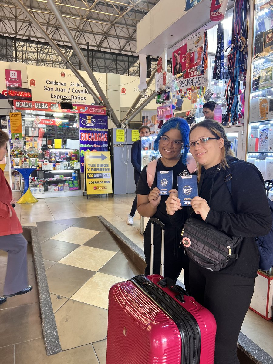 riobamba's tweet photo. Equipo técnico de la Dirección de #Turismo del @MuniRiobamba entregó a transportistas y Centros Artesanales el programa de actividades y eventos #RaymiChay
Revisa la oferta de los eventos, productos y servicios en el siguiente enlace: 👉🏽 https://t.co/odZtkGktKg https://t.co/cfFQdHbYkN