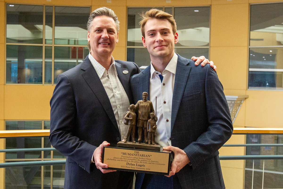 DID YOU KNOW: Guy Gadowsky, a 24-year collegiate coaching veteran, is the only head coach to coach multiple Hockey Humanitarian winners!! Dylan Lugris - Penn State 2024 Eric Leroux - Princeton 2006 #WeAre #HockeyValley