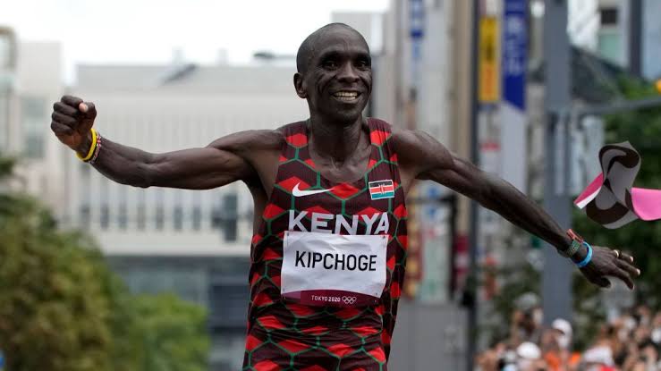 The legend, the conqueror, the hero, Eliud Kipchoge. Marathon bigwig #HesabikaNaMabingwa