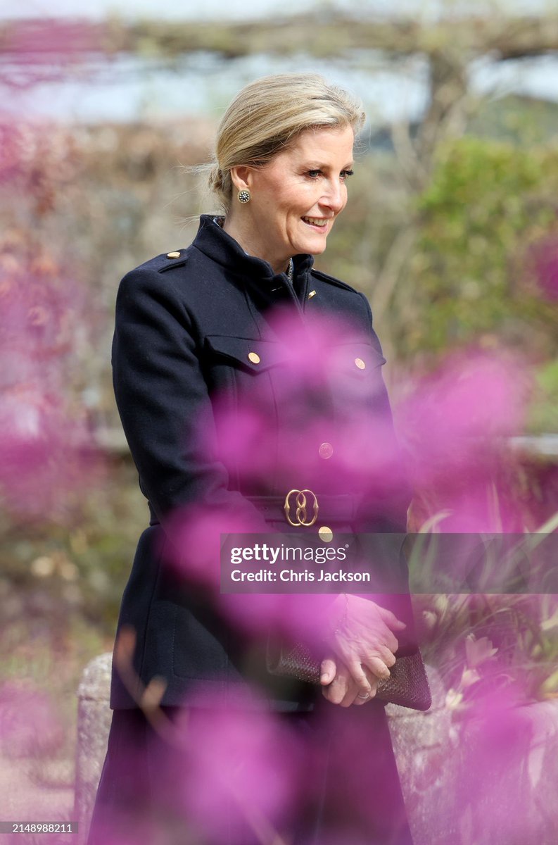 ✨NEW 

Our #SuperSophie doesn’t stop! 

The Duchess of Edinburgh today visited the Yeo Valley Organic Garden at Holt Farm, in Blagdon 🌸

📸Amazing photo taken by Chris Jackson/Getty