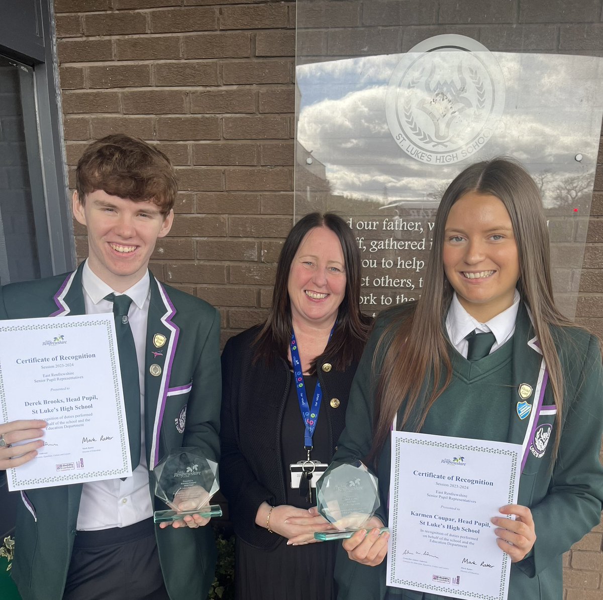 MrsKaren_H's tweet photo. Congratulations to @StLukesHigh Head Boy &amp; Head Girl, Derek and Karmen, who were recognised for their leadership today alongside other Head Pupils in @EastRenCouncil - both have had an amazing year representing our school! #proudDHT 👏🌟🌟 https://t.co/SiOxFgWHB5