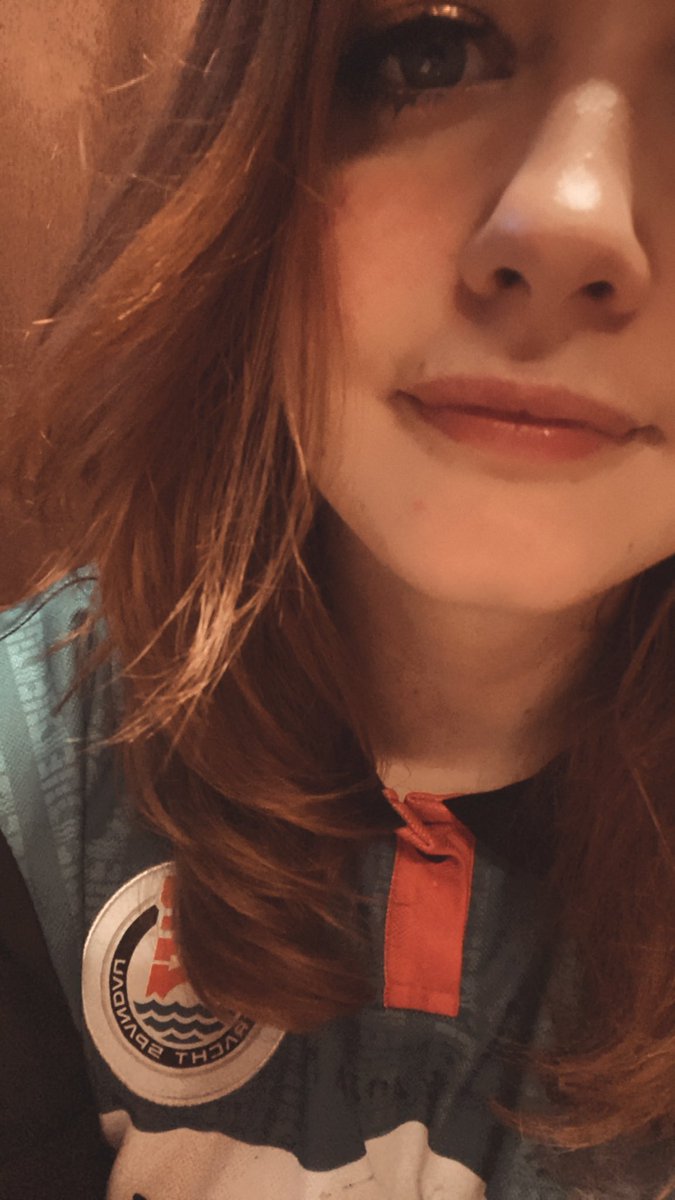 keine ahnung ob ich das bereuen werde aber fk it let's go: zur feier von 333 followern möchte ich euch was zurückgeben. jeder, der diesen beitrag in den nächsten 12 h liked &amp; teilt &amp; mir folgt bekommt ne personliche süße sprachmemo in der ich uwu sage und danke an alle 🎀☀️