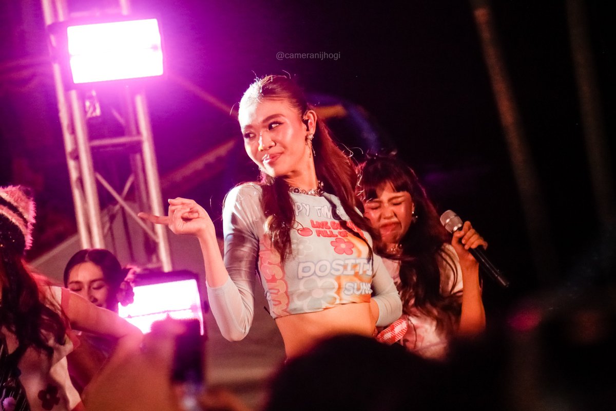 kars_media's tweet photo. Nation's Princess 💝 @bini_stacey 

041424 | BINI Talaarawan Mallshow
#BINI #BINI_SalaminSalamin #BINI_Stacey https://t.co/9DDIij7n4C
