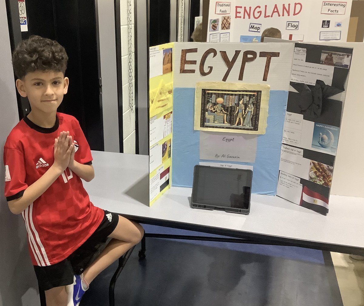 ms_bobak's tweet photo. 2024 Around the World Fair 🌎🇩🇪🏴󠁧󠁢󠁥󠁮󠁧󠁿🇨🇮🇦🇼these 4th graders did an AMAZING job! We are so proud @Liberty_D135 #OSD135 Thank you to all of the families &amp; educators for coming! https://t.co/WuCX1EU4ZC