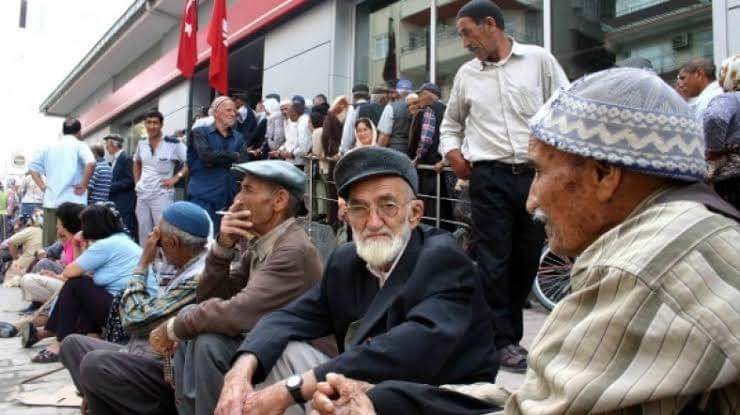 Emekli, kızgın, kırgın. #ErkenSecimDediEmekli #EmekliTekrarUyarıyor