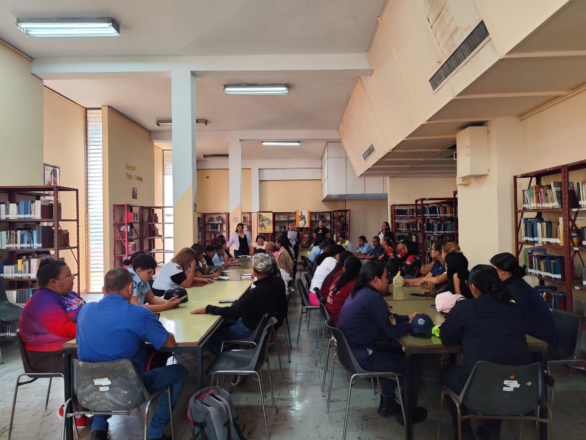 gobiernodelara's tweet photo. #17Abr Desde la Biblioteca @iabpcpiotamayo el @clelaraoficial realizó la Consulta Pública de la Reforma de Ley del Instituto Regional de la Mujer en los 9 municipios del estado, en marco del Plan Legislación de Calle. 
#BidenLevantaElBloqueoYa https://t.co/uUXyXkB0fk