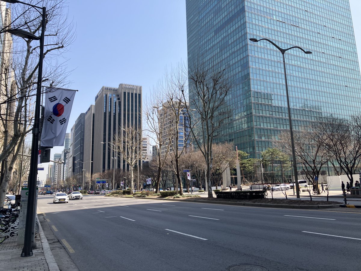 socioanna's tweet image. I was late for the school pick up yesterday, because someone in Toronto decided it was a great idea to renovate the Gardiner Expressway and several major downtown arteries on the same day. Now, here is something fun from my upcoming report on the use of #digitaldata in…