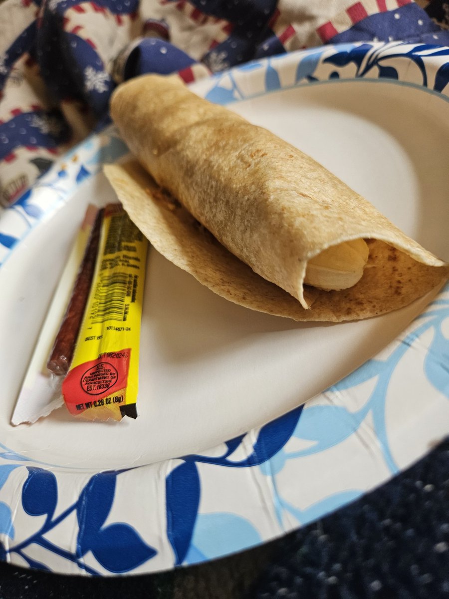 AubreyCondition's tweet photo. depression breakfast this morning is gonna be peanut butter and a whole banana wrapped in a whole wheat tortilla and 2 mini slim jims on the side https://t.co/tEUpUSOaD7