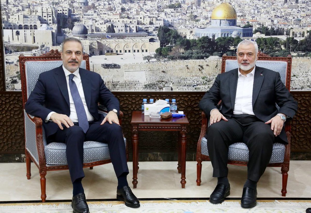 BREAKING: HAMAS AND TURKISH DELEGATION MEET

“The Mujahid brother Ismail Haniyeh, head of the political bureau of the Hamas movement, received this afternoon the Turkish Foreign Minister Dr. Hakan Fidan, where he offered his condolences to him, on behalf of Turkish President…