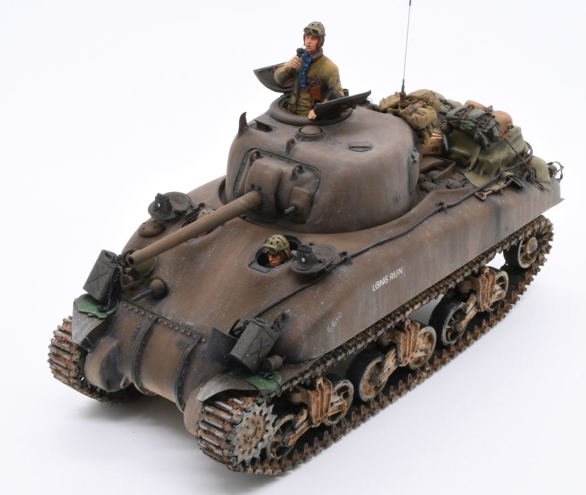 Another talented modeler submitted this M4A1 Sherman model. Check out this model by David Lavazza and see what he has to say about the build!

#FineScaleModeler #scalemodeling #modelbuilding #modelmaking #modelismo #scalemodels #gallery #readergallery

cs.finescale.com/fsm/m/online/1…