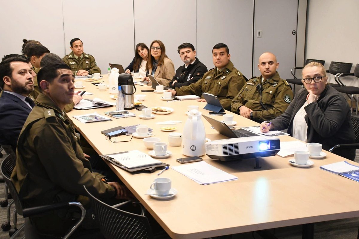 Participamos de una nueva sesión de STOP, instancia en que mes a mes se dan cuenta de los resultados del trabajo en seguridad que implementamos en #EstacionCentral.