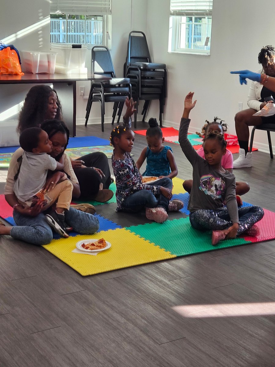 EARLY LEARNING: SPHA was delighted to have #UnitedWaySuncoast host Learn ‘n Play sessions at #JordanPark from February through April this year. Caregivers learned how to help their children build essential skills through developmentally appropriate play. 🌟

#SPHA #StPeteHA
