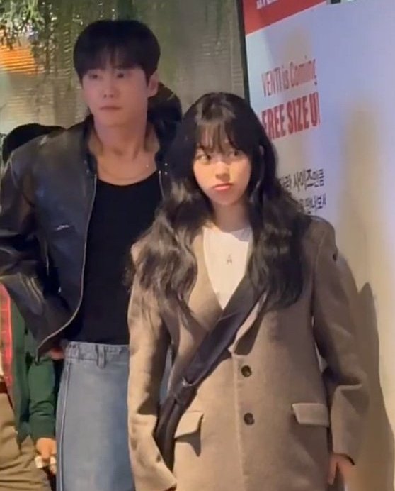 She's still tiny and he's still tall as ever 😭🥹
#Imitation #LeeJunYoung #이준영 #JungJiSo