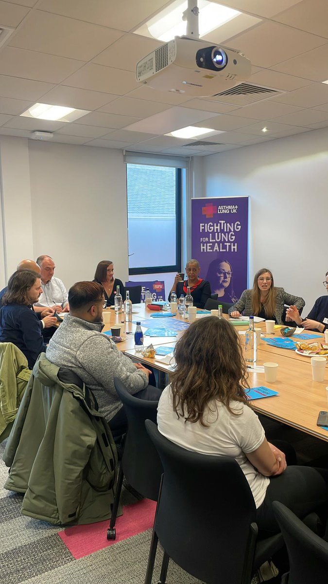 My last event for @asthmalunguk chairing our clean air roundtable with the mayoral candidates for West Yorkshire - brilliant debate on the solutions needed to protect our lungs from toxic air and the urgent need for action 📣