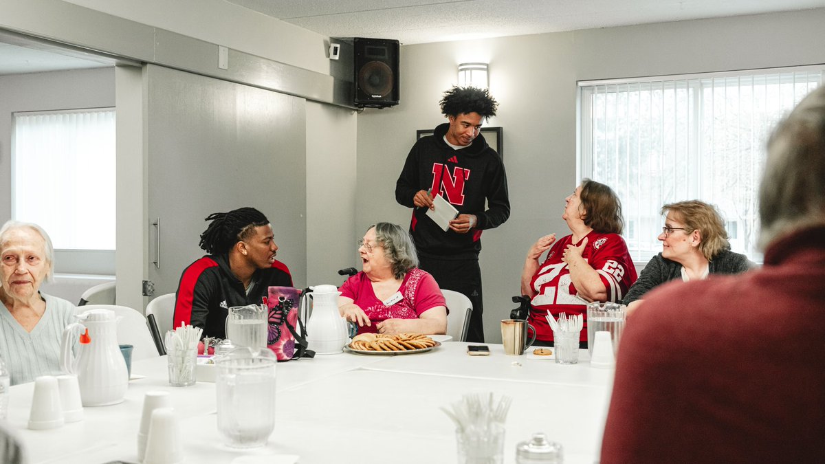 𝗖𝗼𝗼𝗸𝗶𝗲𝘀 𝗮𝗻𝗱 𝗖𝗼𝗳𝗳𝗲𝗲 🍪☕️

Bringing smiles and making memories 😁

#GBR x #WhatsNExt!