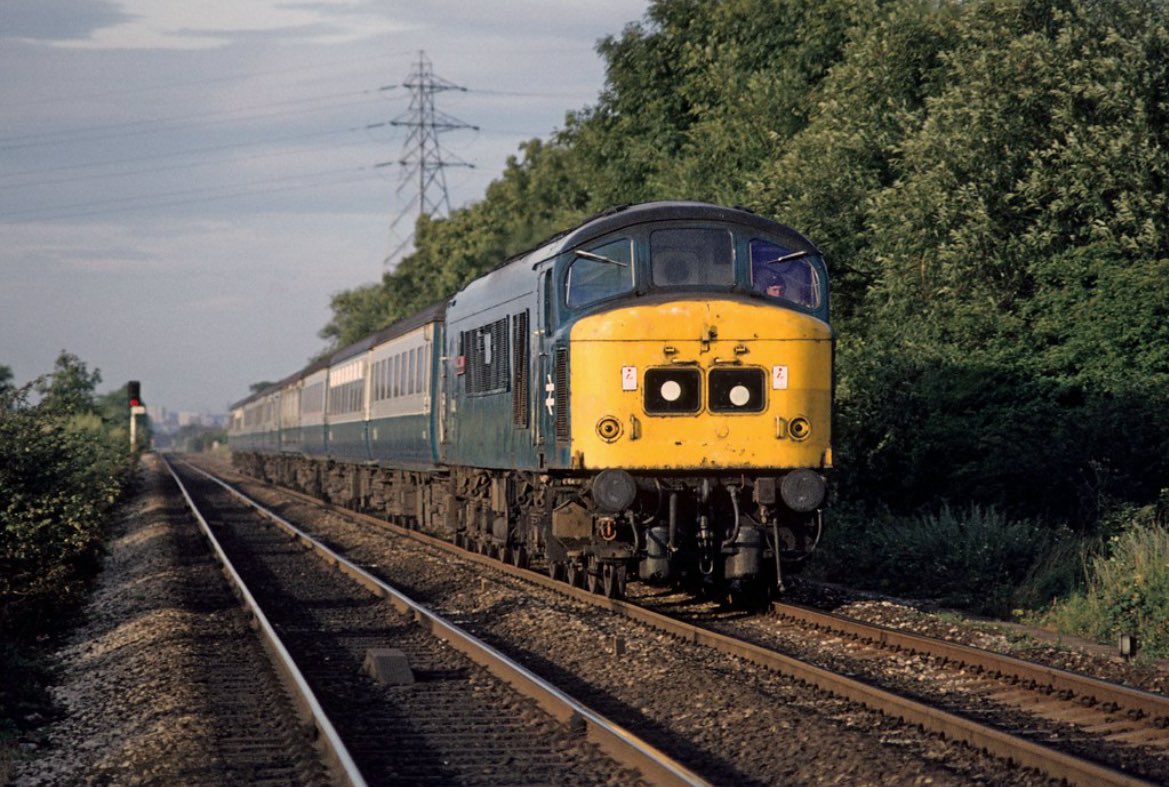 45143 passes Attenborough Junction with the 19:05 Nottingham to St. Pancras, 4th August 1978 #MidWeekPeak 📸 David Hayes