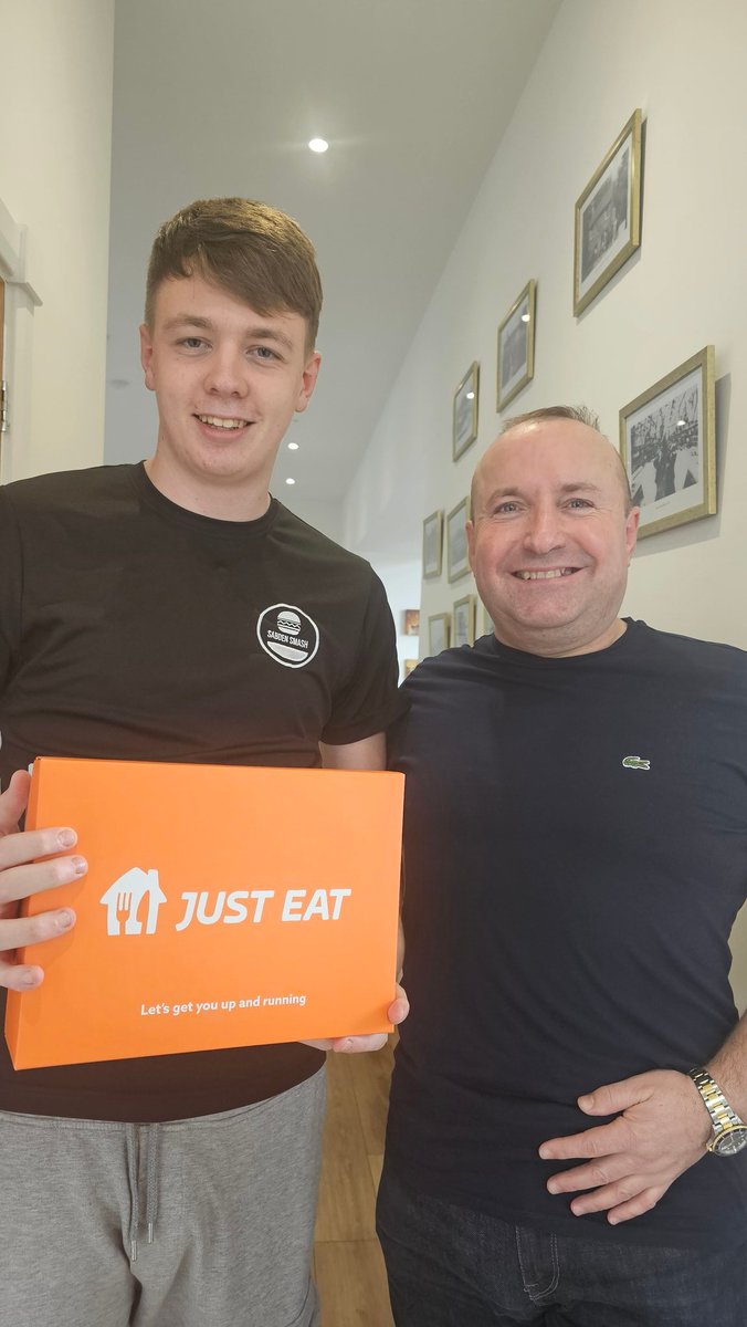 📢We have an exciting announcement 📢 with the help of my mentor <a href="/FishwickDavid/">Bank on Dave</a>  from Friday will be live on the amazing  Just Eat 🥳 thank you once again Dave for your help and invaluable advice #justeat #bankofdave #mentor #entrepreneur #smashburgers #burgerlife