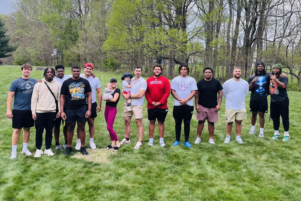 Coach_PatKuntz's tweet photo. Some home cooking and great company last night! Proud of this group and ready to attack the spring game tomorrow.
#IUFB
#GoHoosiers https://t.co/4sI3RleOuw