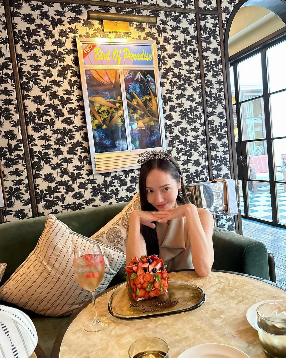 n년전 오늘의 제시카 tweet media