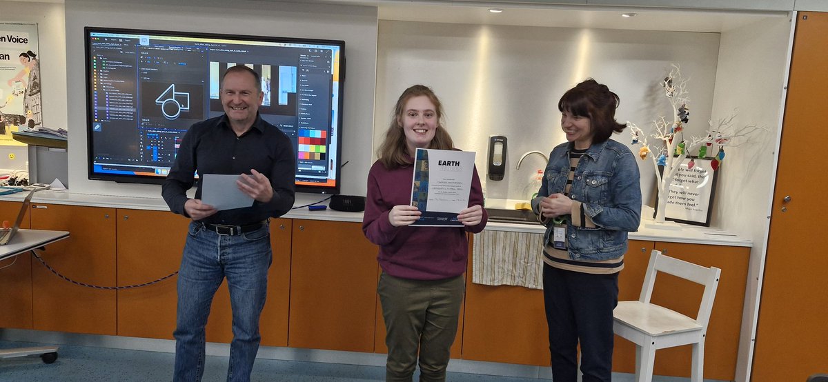 Another fabulous day with Earth Allies <a href="/TheBothyGSC/">Community Learning @ Glasgow Science Centre</a> Students were delighted with their certificates and excited to see our videos. Youth Work, FE and science...what a mix! <a href="/Glasgow_Clyde/">Glasgow Clyde College</a> #BecauseofCLD #youthworkchangeslives <a href="/youthworkhive/">The Youth Work Buzz</a> <a href="/OfficialGCCSA/">OfficialGCCSA</a>