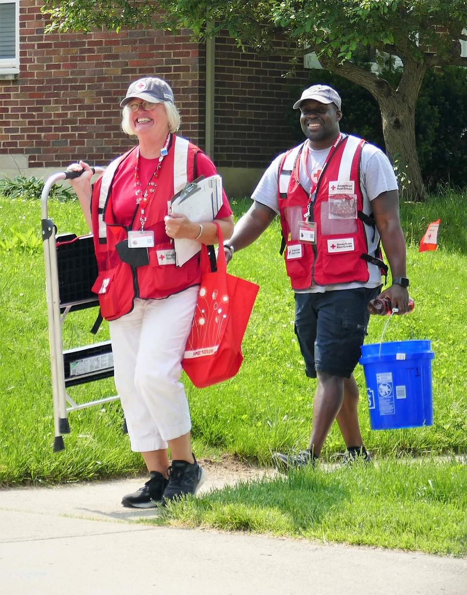 CityofUA's tweet photo. Making homes in #UpperArlington safer, one fire alarm at a time! Thanks to the help of volunteers, over 170 new smoke alarms were recently installed during a #SoundTheAlarm’ canvassing event. #UAFD partnered with @ARCcsor o go door-to-door in the River Ridge neighborhood. https://t.co/SksXxhknVm
