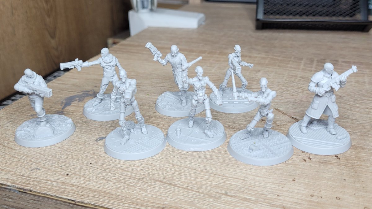 #hobbystreakday67: Some members and synths of the Institute are ready for painting :) #falloutwastelandwarfare #fallout #modiphius #hobbystreak #miniaturepainting #wepaintminis #tabletopgaming #boardgamegeek #boardgames