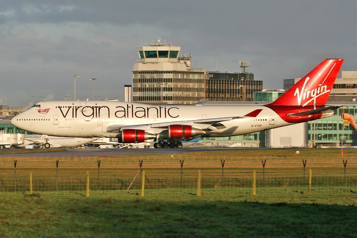 'Wide-body Wednesday' this week comes from MAN and features this wonderful shot of G-VTOP 'Virginia Plain' ©️ Kevin Murphy, taken in Nov 2012. She went on to fly for Orient Thai Airlines, registered HS-STI, after leaving #VirginAtlantic in early 2013 ✈️😍 #B747 #qots