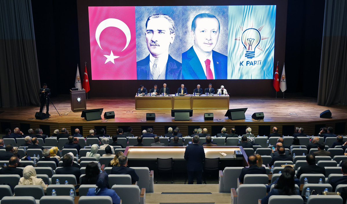 Genel Başkanımız ve Cumhurbaşkanımız Sn. Recep Tayyip Erdoğan başkanlığında MKYK Toplantımızı gerçekleştirdik. Hayırlara vesile olsun.