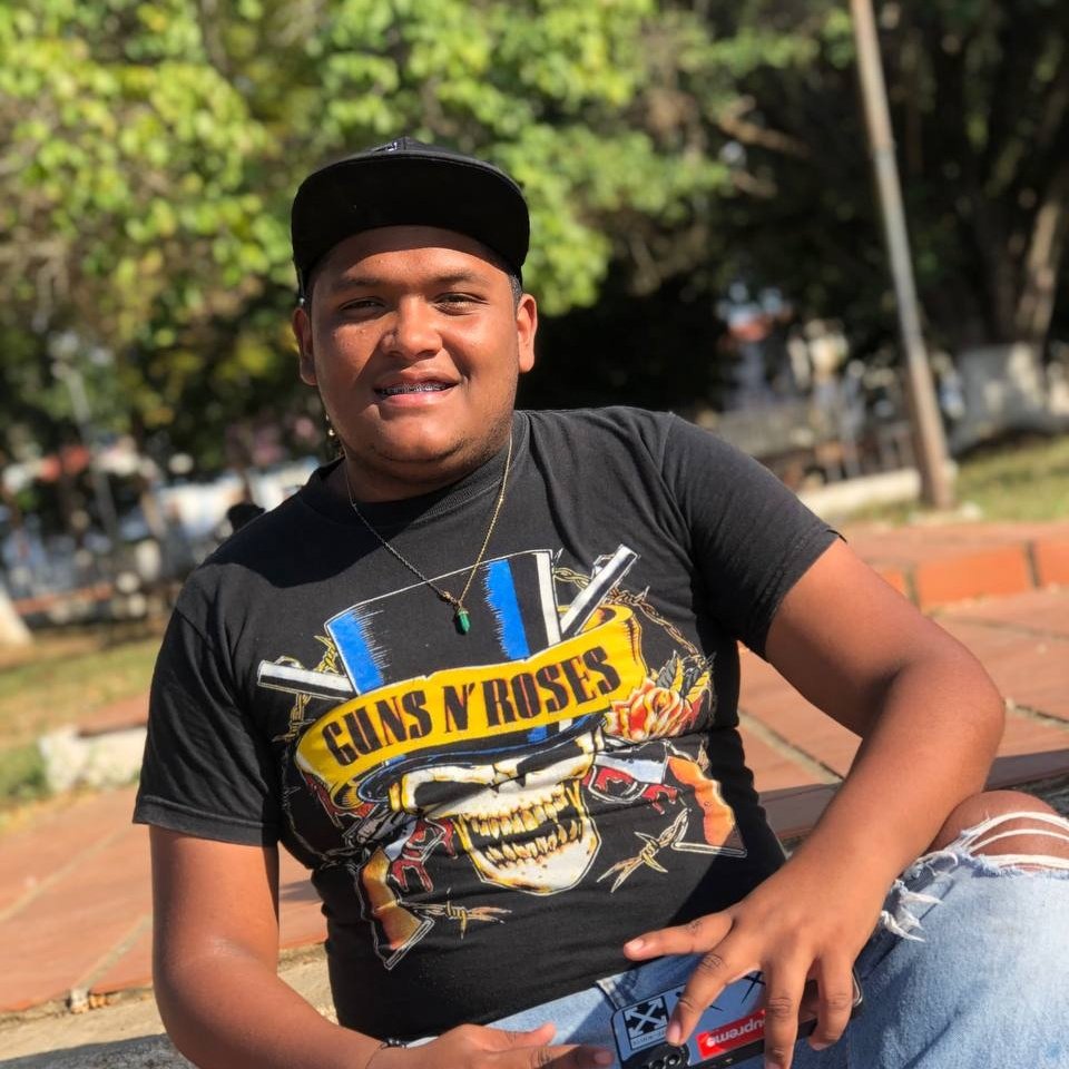 18_darwyn's tweet photo. #NuevaFotoDePerfil https://t.co/tPA2CtQ3Ao