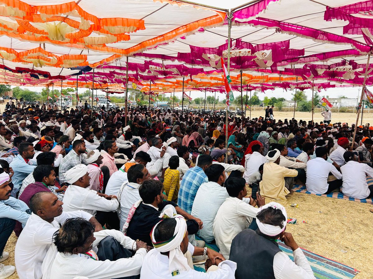 लोकसभा क्षेत्र बांसवाड़ा-डूंगरपुर में जारी जनसम्पर्क के दौरान सभी युवा साथियों, माता-बहनों और वडिलों से संवाद किया। साफ दिख रहा है अब बदलाव की और बढ़ चुका है बांसवाड़ा-डूंगरपुर, अब दिल्ली दूर नही। (4️⃣👉🏻🏑)