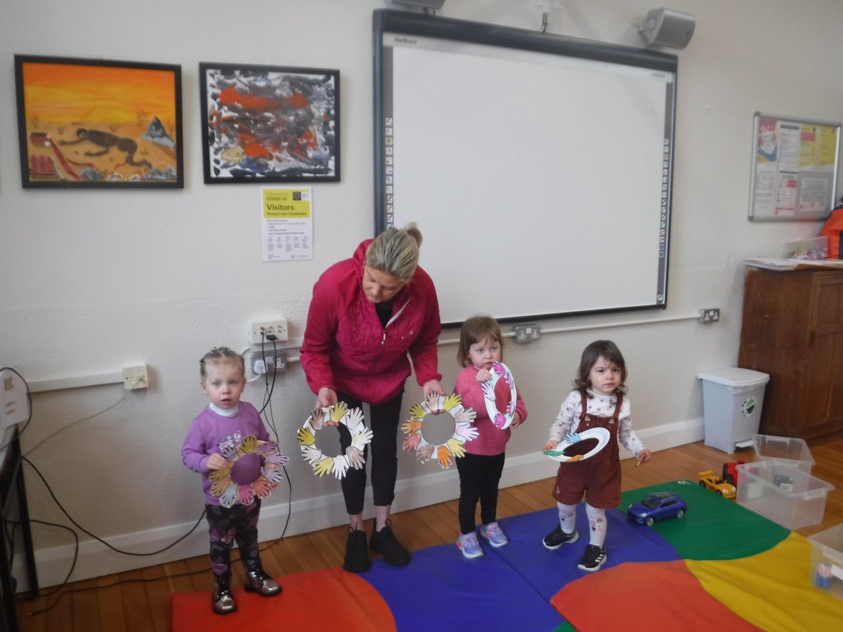 Hospital Family Resource Centre Parent & Toddler Group Had a creative morning colouring and making hand prints for their friendship wreaths on part of Life Long Learning Festival All had a fun morning
#familysupports #community #lifelonglearning #LLLFestival2024 #communitysupport