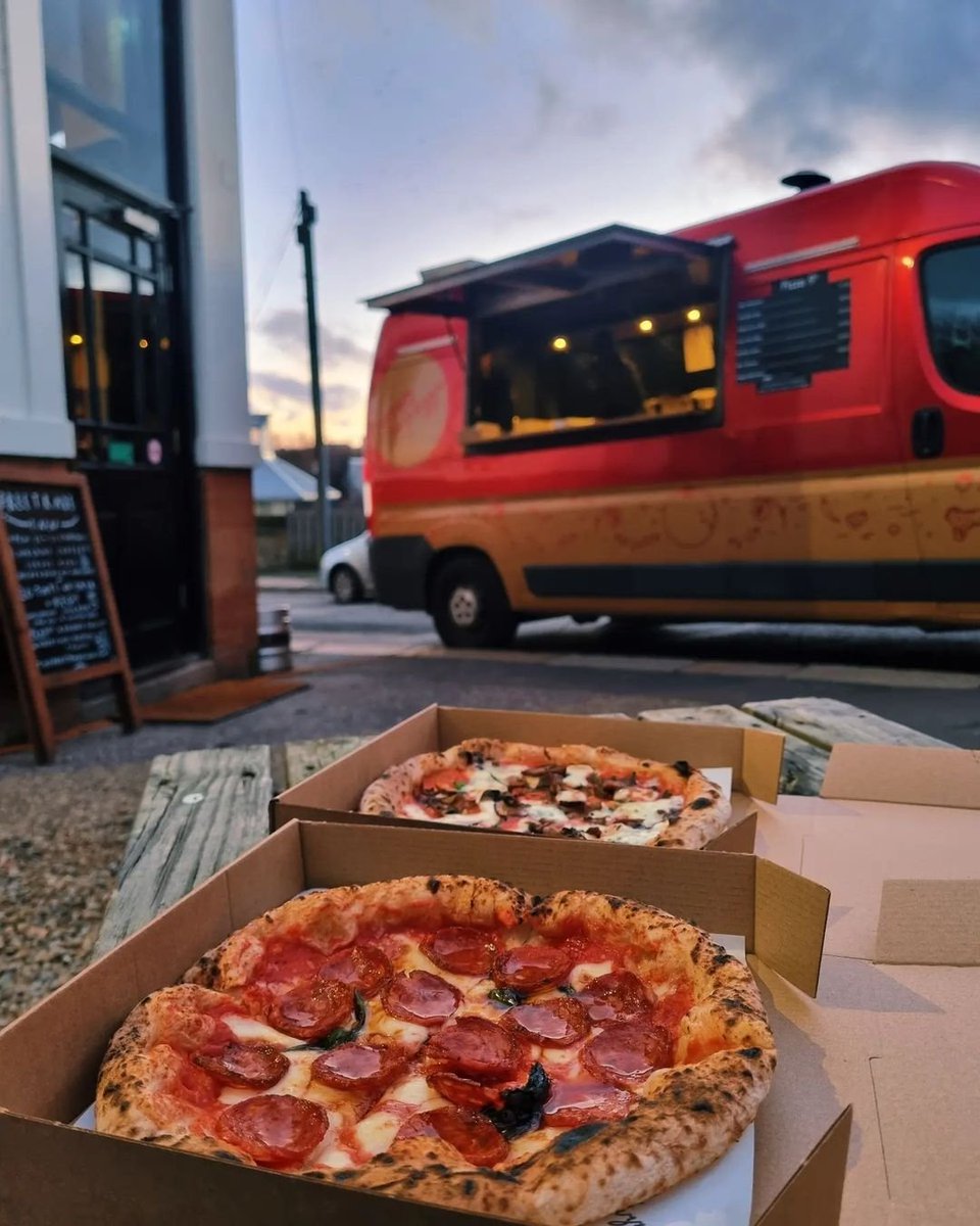 scream_pizza's tweet photo. ππ Get ready to quiz and munch with us at @TheFreeTradeInn tonight and every Wednesday night! From 5-9pm we'll be rolling in hot to fuel your trivia game! Dive into deliciousness while testing your brainpower. π§ π₯
#ScreamForPizza #NewcastleEats #PizzaRestaurant #PizzaLover https://t.co/MQD8Ja1wEd