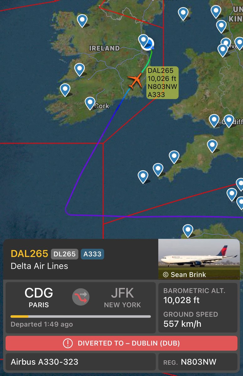 Shauns_Aviation's tweet photo. A few minutes ago #DAL265 / #DL265 diverted to #DublinAirport.
This genius here unfortunately missed this since i had the scanner on, but the antenna unplugged 🫠
Ill let yous know what the issue was asap!
#aviation #diversion #avgeek #Emergency https://t.co/LyYxQsosya