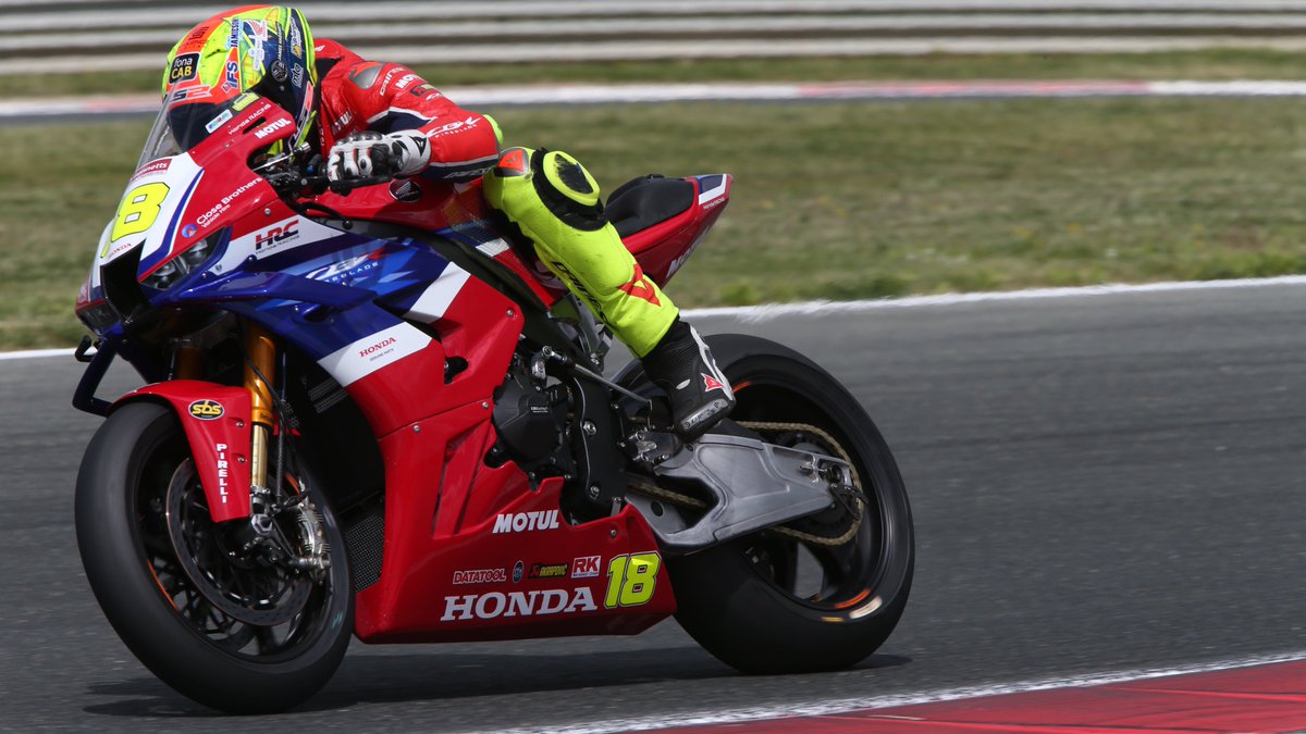 With the end of session two that brings today to an end 🏁 One more test session tomorrow morning before we get the race weekend underway on Saturday 😎 #HondaRacing #Fireblade