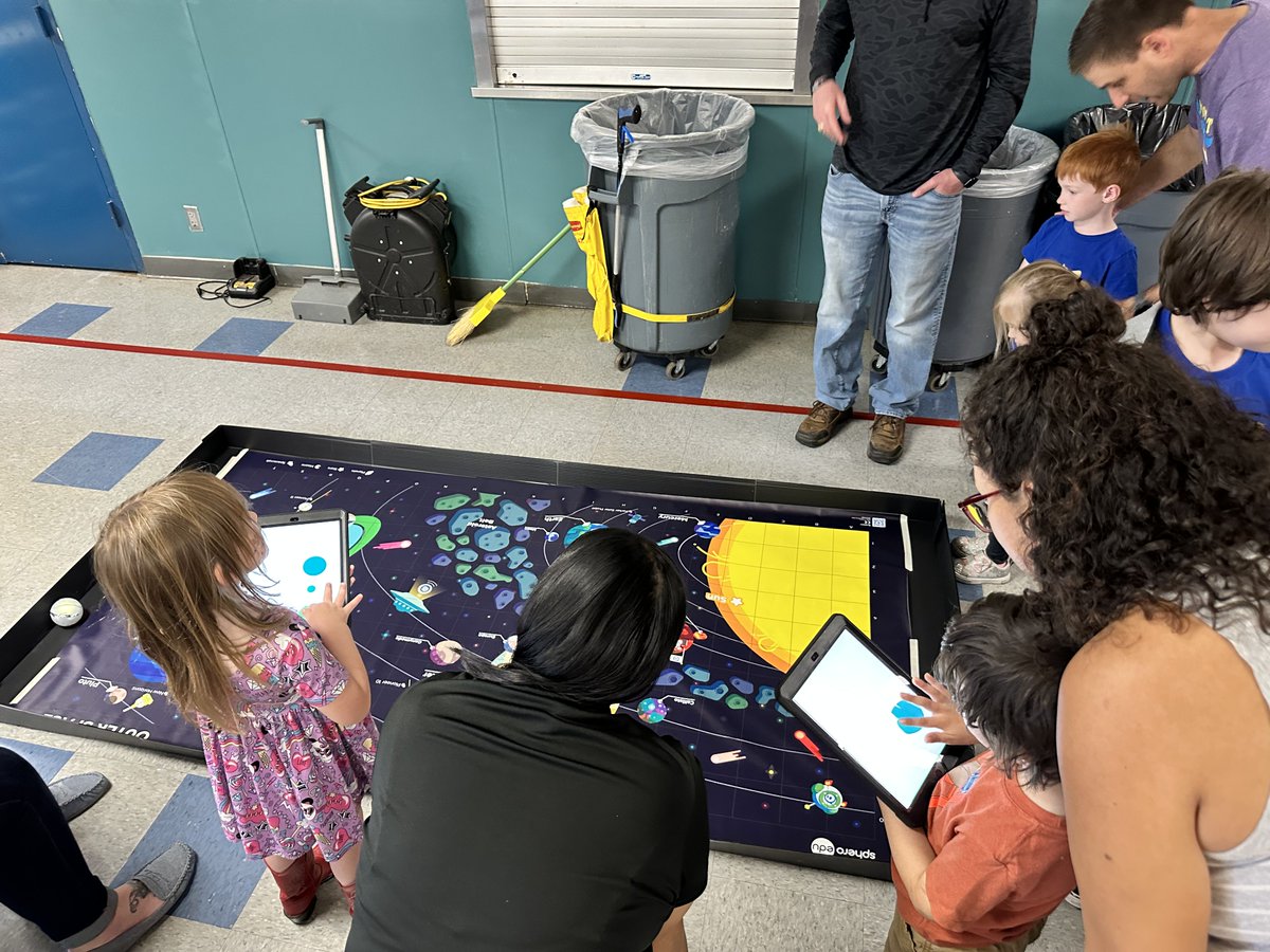 In March, Bowie Elementary gave students the additional opportunity to have some fun & explore enriching STEM experiences during a community partner supported STEM Night. A special thank you our partners who made it a success. #SAISDSTEM