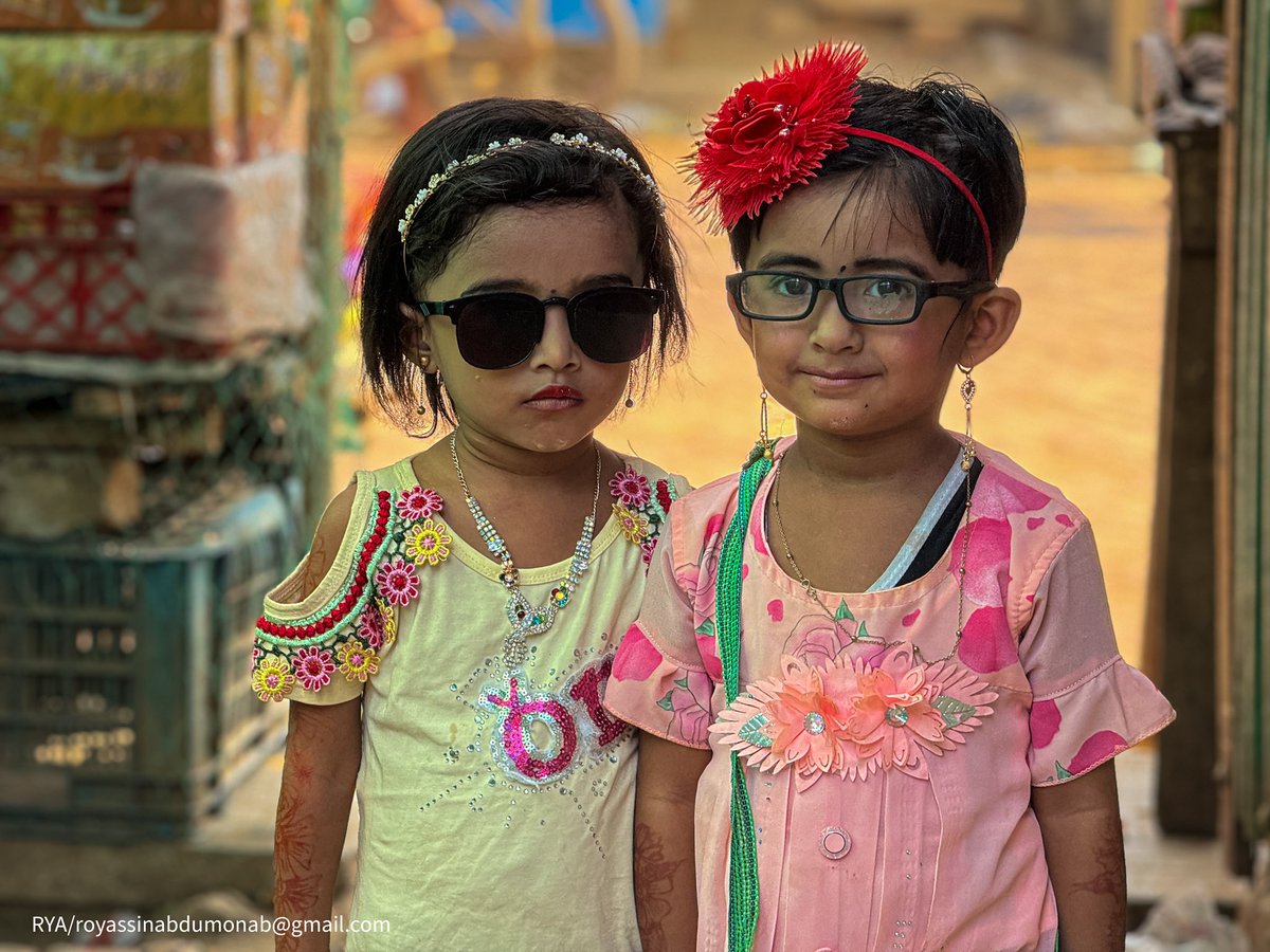 The two cuties in one frame  #streetphotography #rohingya #refugees #camplives #rohingyatographer #photography #refugeestories #rohingyastories