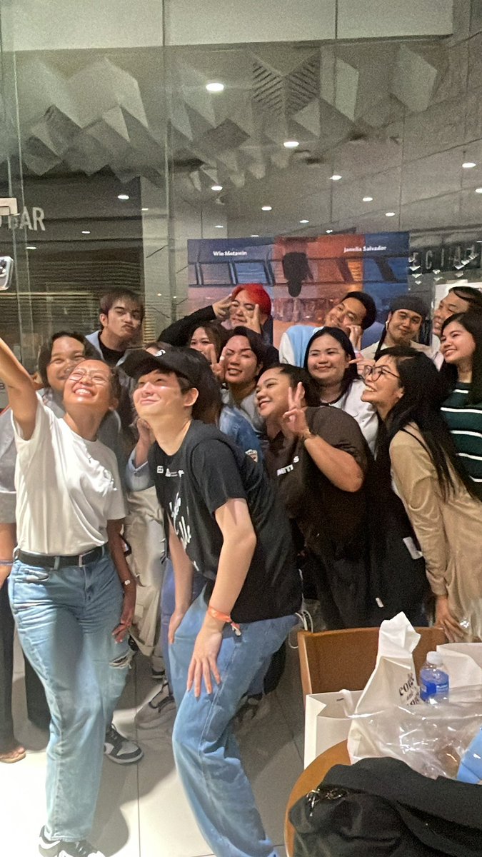 richardjuan's tweet photo. WHAT A DAY! Of course I had to wrap up our last block screening event with @TheJUANderers 🥹🥹🥹 its been TEN YEARSSSSS; love you guys 🫰 https://t.co/jHqk8mg4cr
