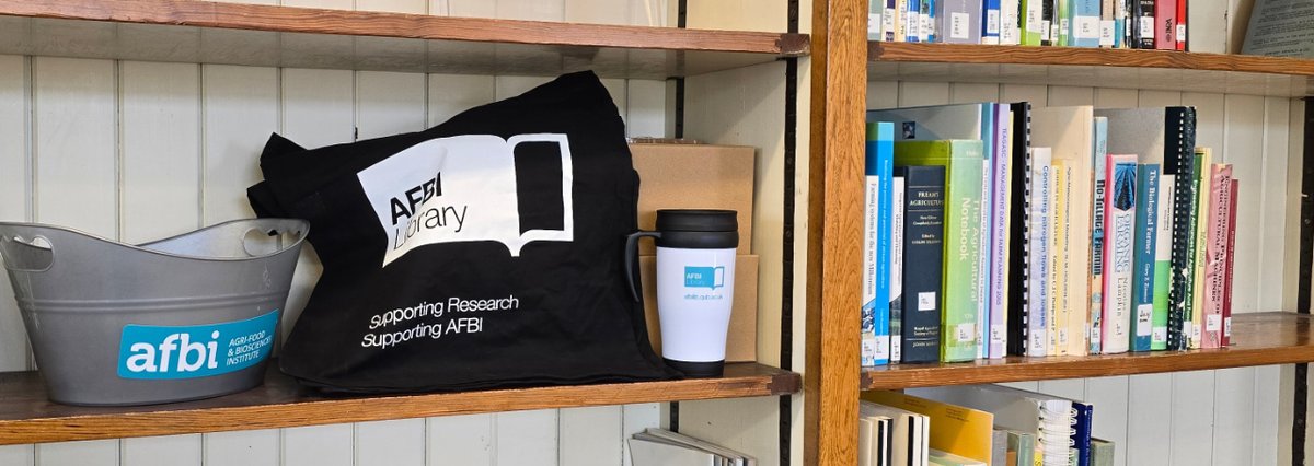 On Monday, the team from @AFBILibrary visited @AFBI_NI's Hillsborough site to give the library there some love. We brought some new books and left some library merch for you - hope you enjoy!